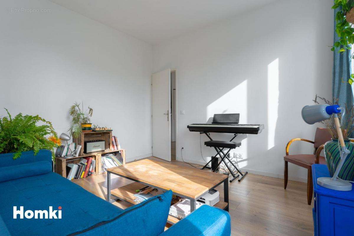 Appartement à MARSEILLE-4E