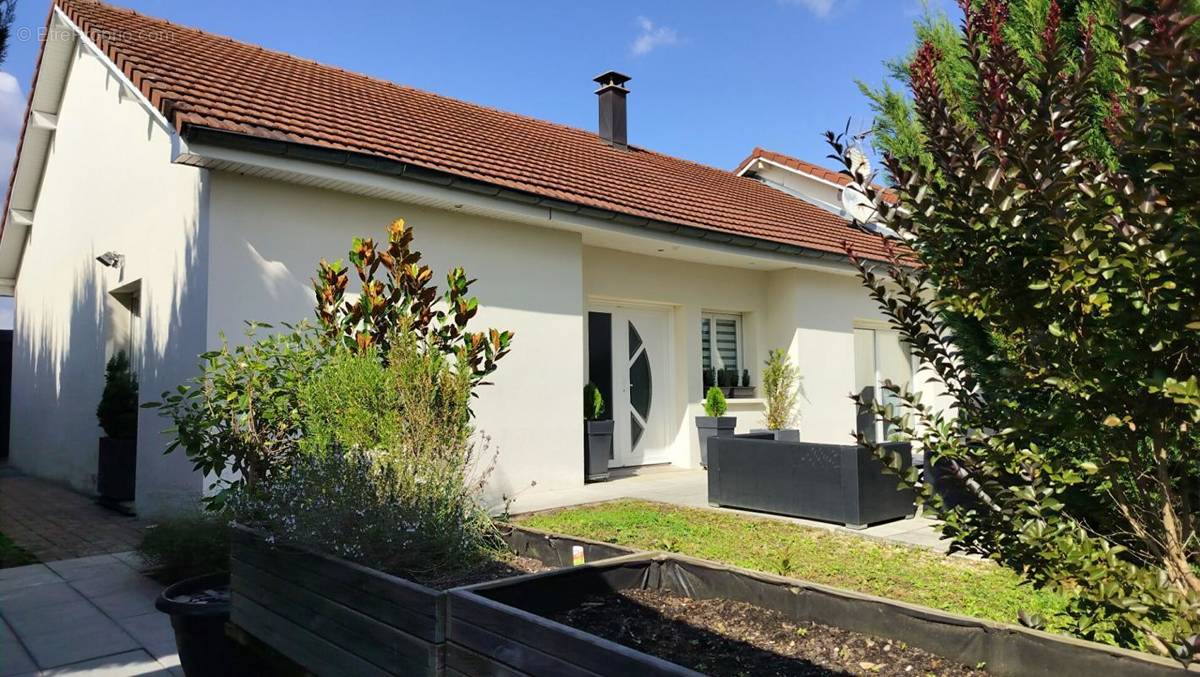 Maison à L&#039;ISLE-SUR-LE-DOUBS