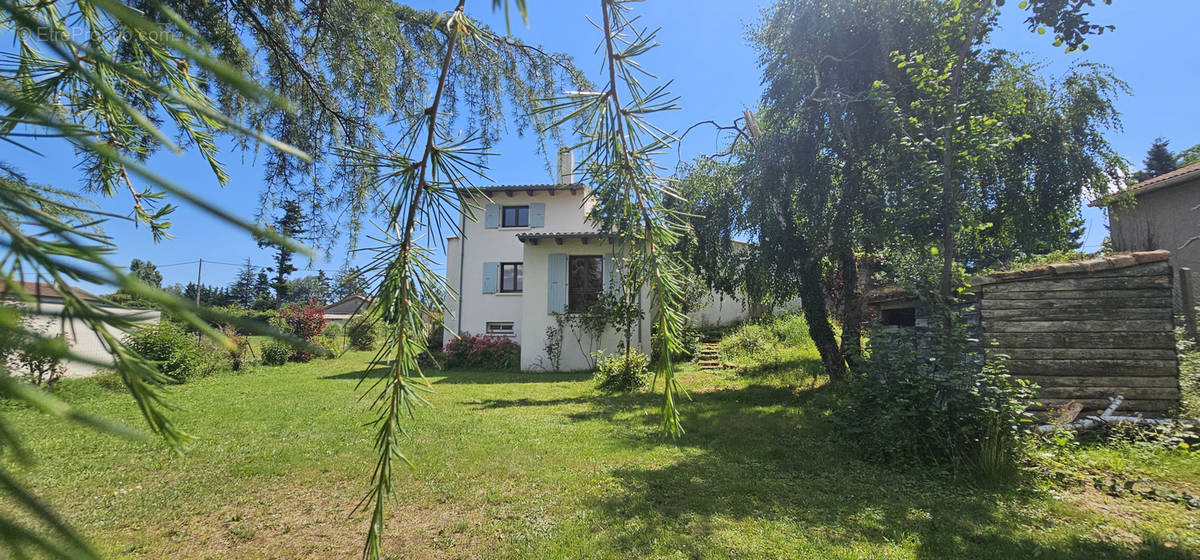 Maison à ALBOUSSIERE