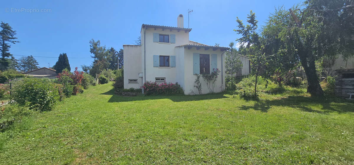 Maison à ALBOUSSIERE