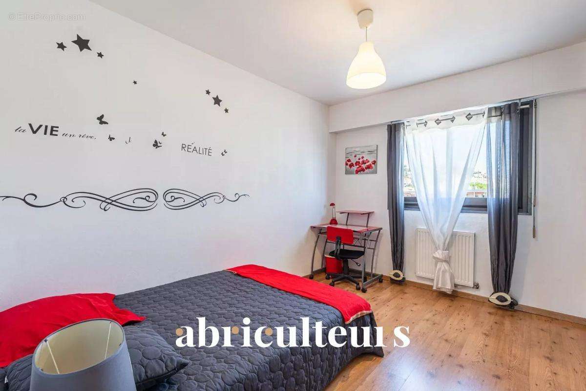 Appartement à MANDELIEU-LA-NAPOULE