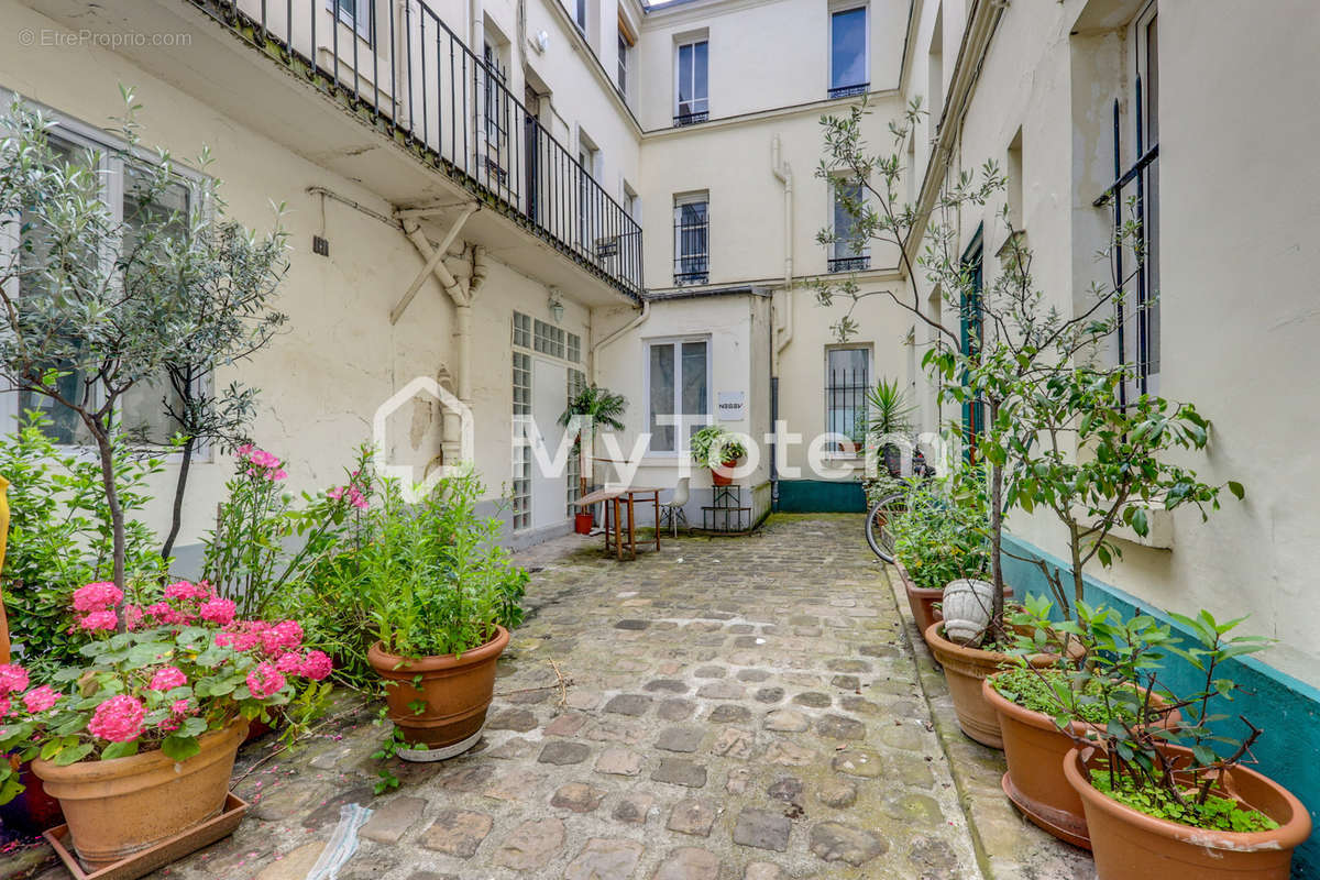 Appartement à LEVALLOIS-PERRET