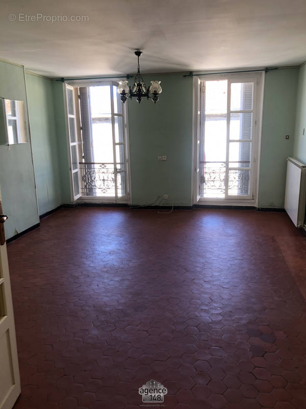 Appartement à MARSEILLE-2E