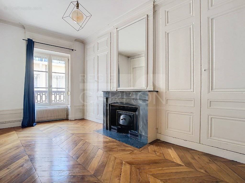 Appartement à LYON-1E