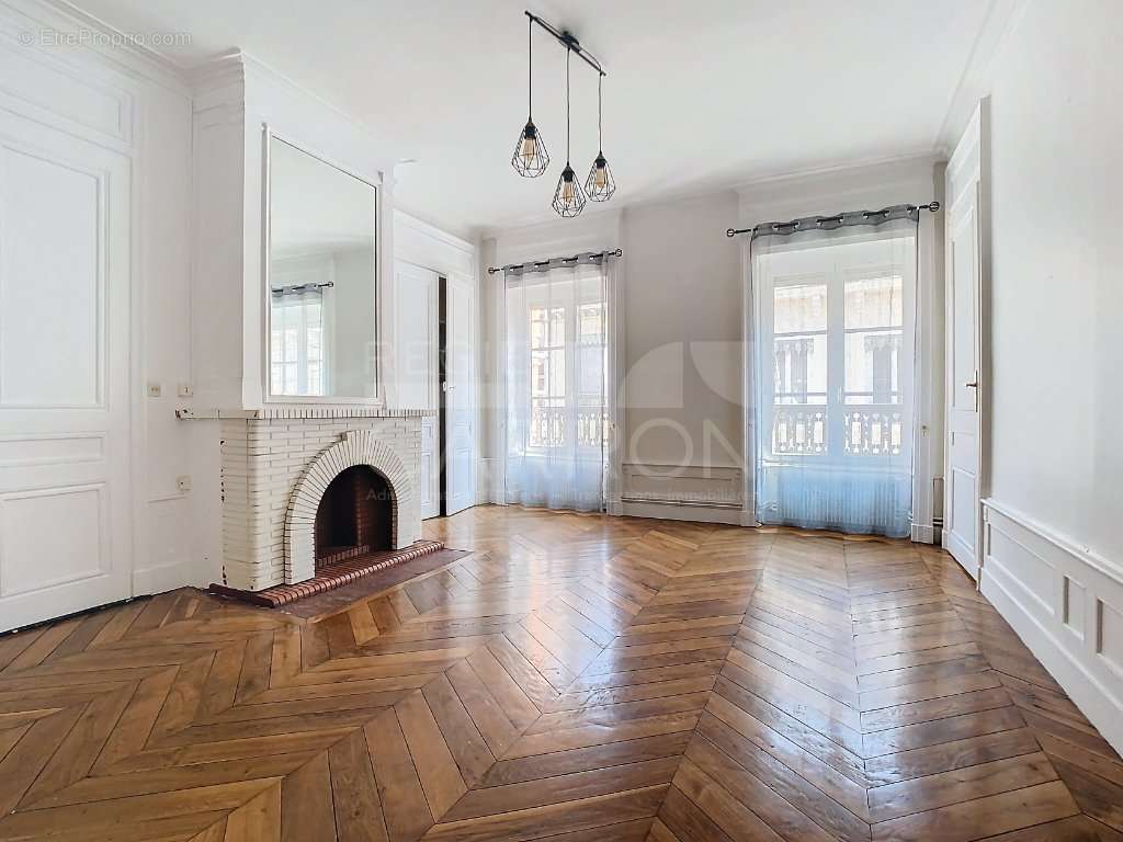 Appartement à LYON-1E