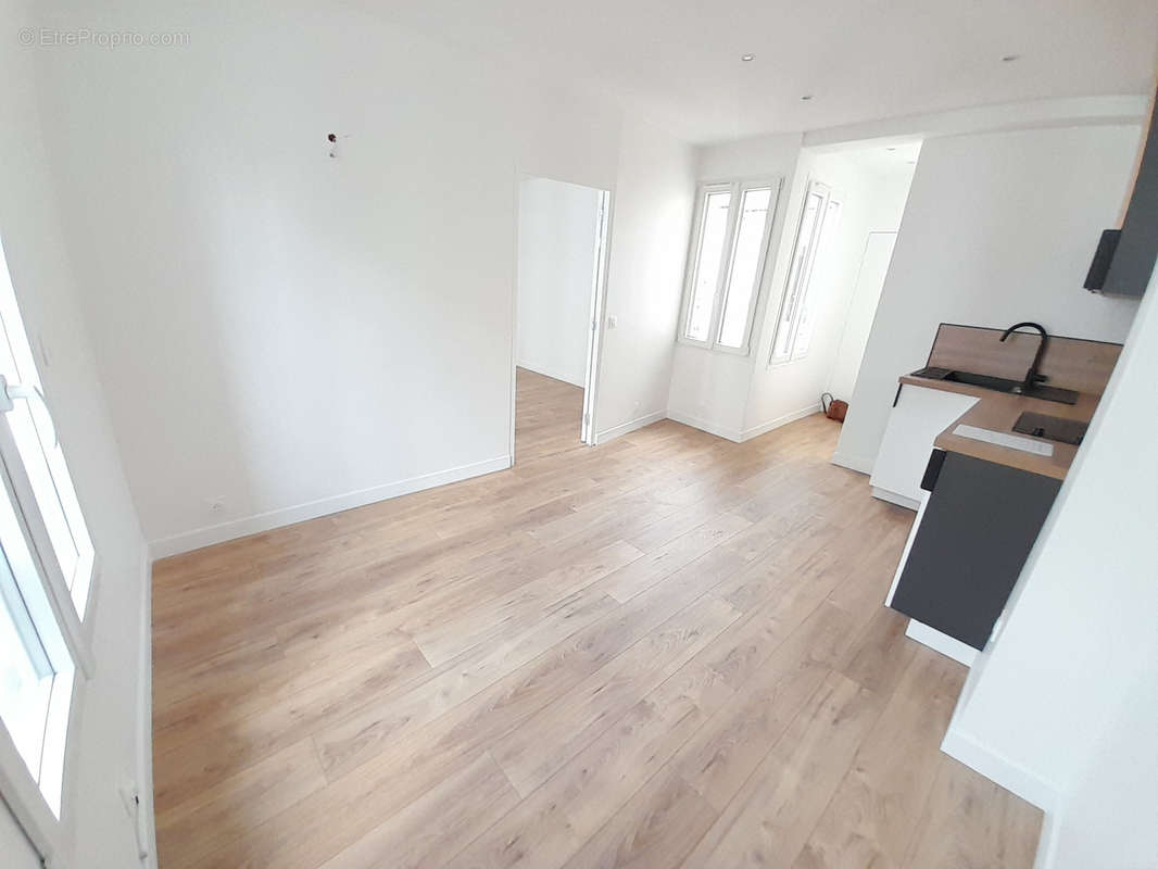 Appartement à PARIS-20E