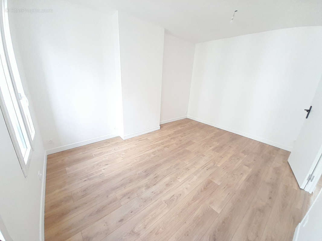 Appartement à PARIS-20E