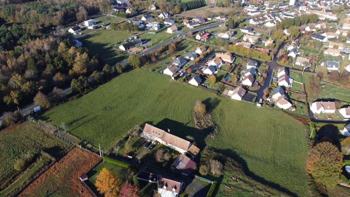 Terrain à PARIGNE-L&#039;EVEQUE