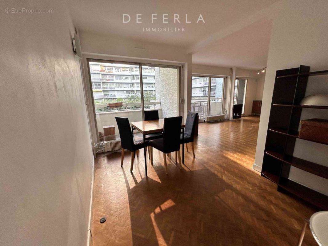 Appartement à PARIS-15E