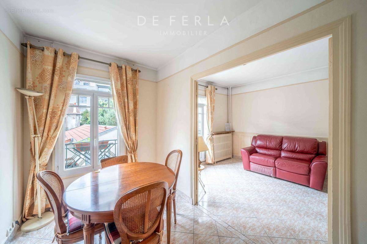 Appartement à PARIS-15E