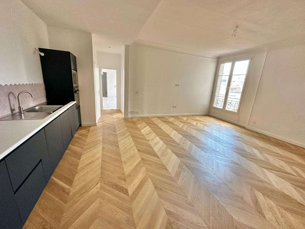 Appartement à PARIS-18E