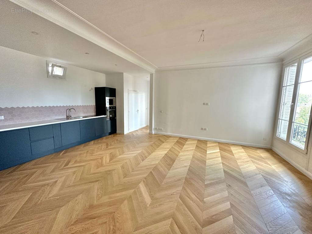 Appartement à PARIS-18E