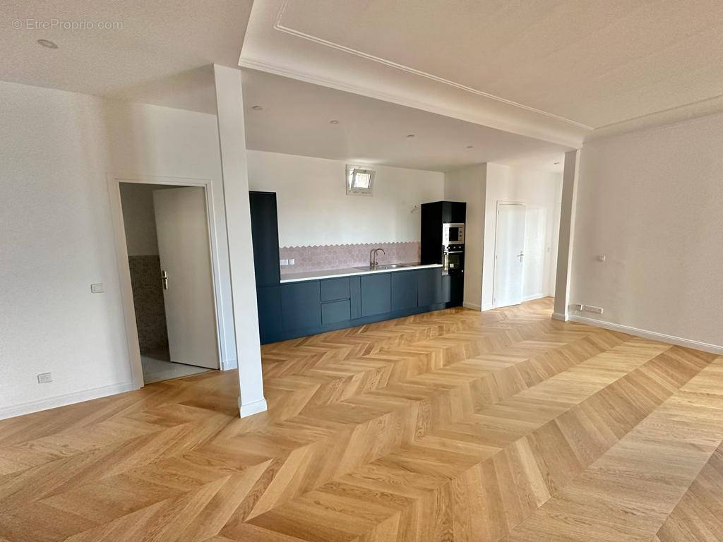 Appartement à PARIS-18E