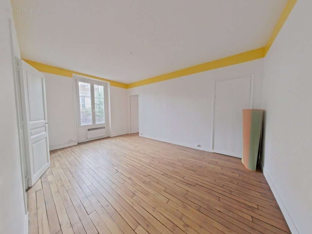 Appartement à PARIS-11E