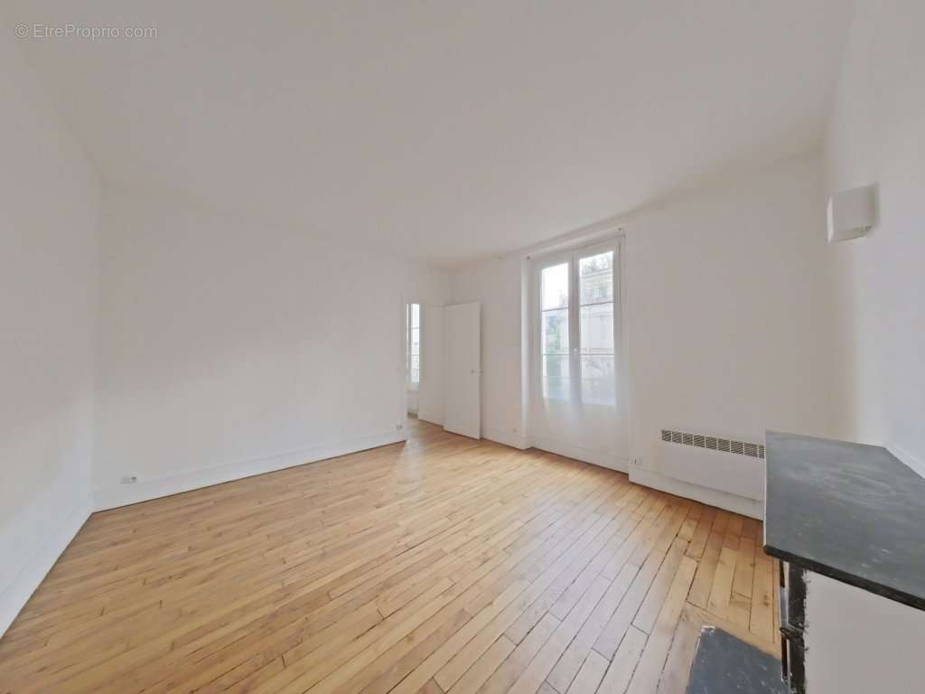 Appartement à PARIS-11E