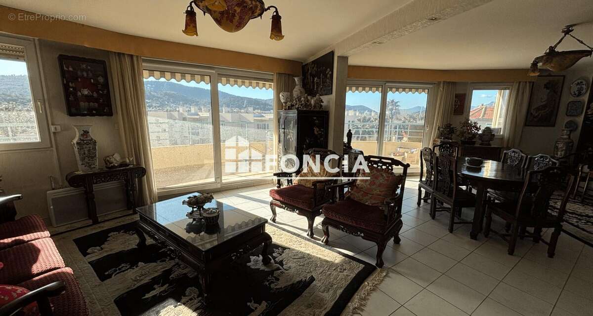 Appartement à HYERES