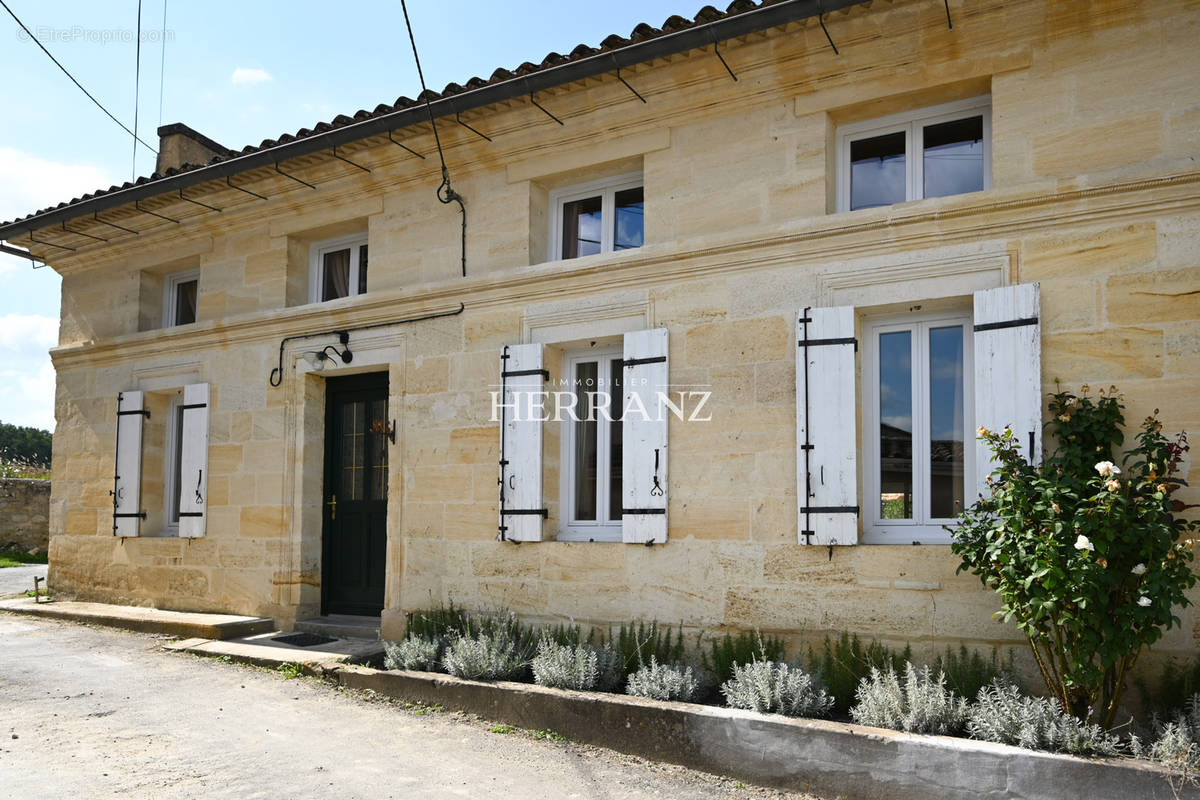 Maison à MONTAGNE