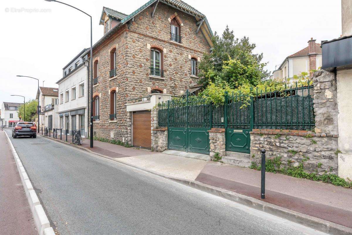 Maison à SAINT-MAUR-DES-FOSSES