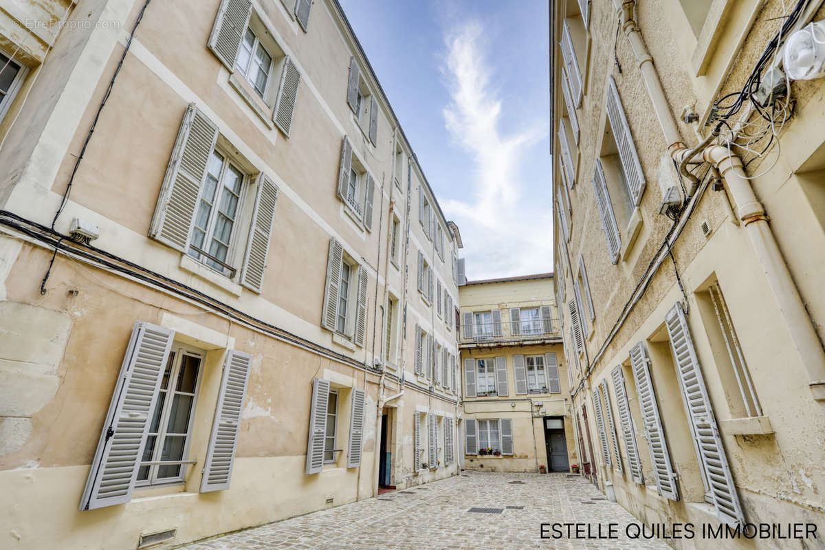 Appartement à VERSAILLES