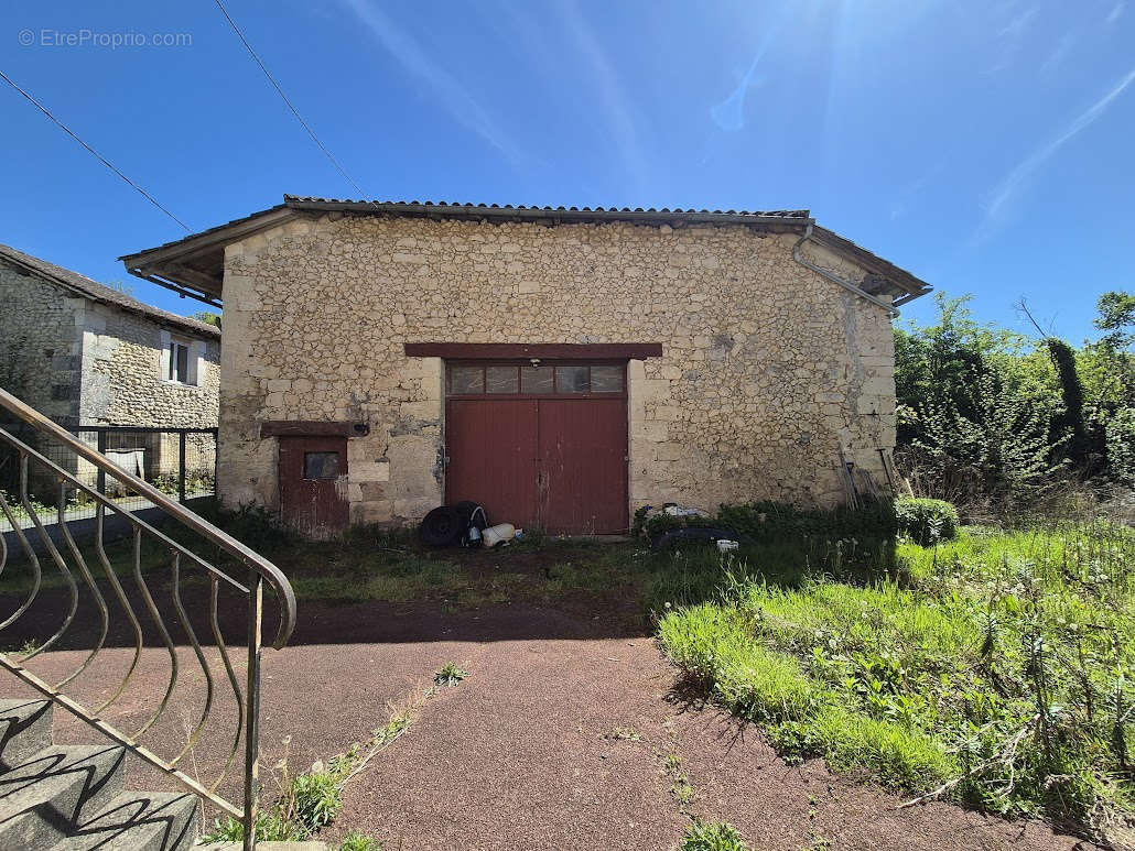 Maison à SAINT-MEARD-DE-DRONE