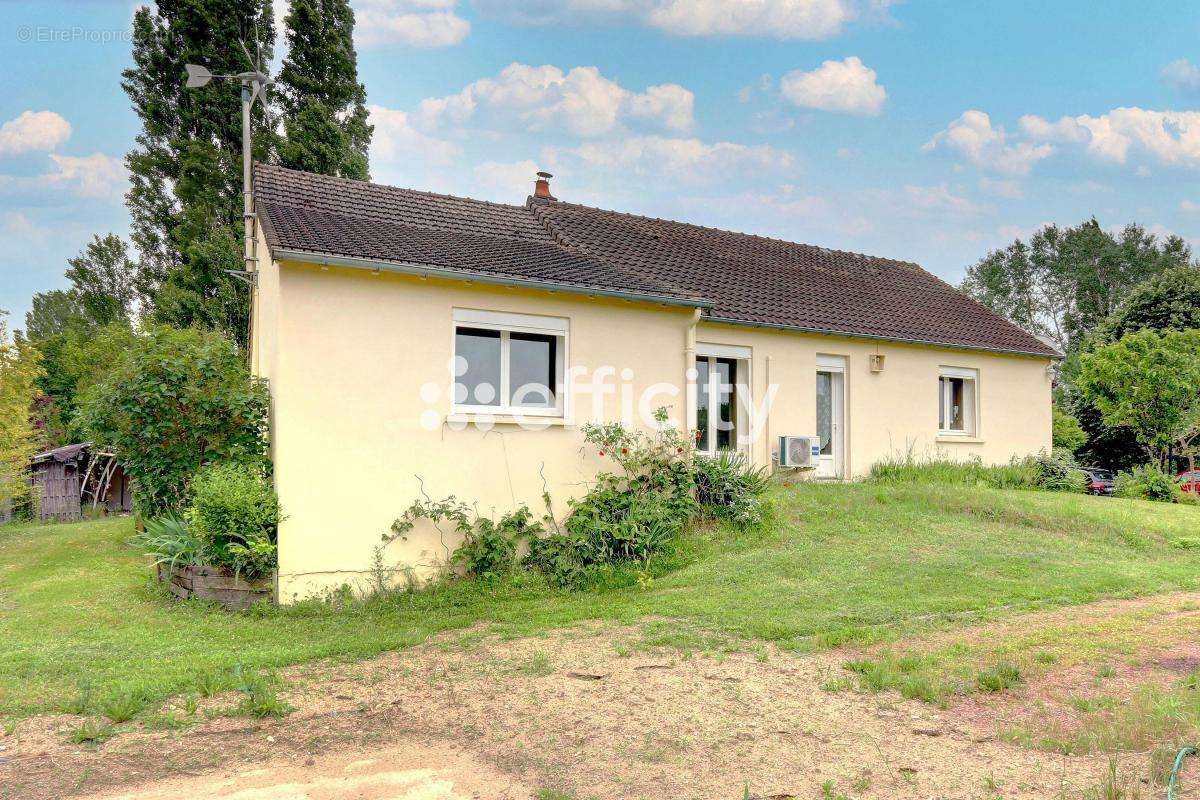 Maison à SAVIGNE-SUR-LATHAN