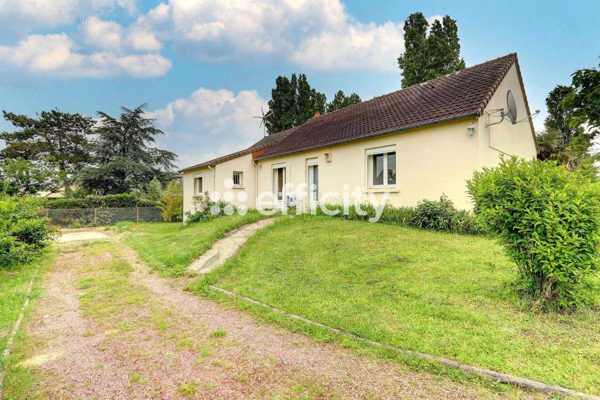 Maison à SAVIGNE-SUR-LATHAN