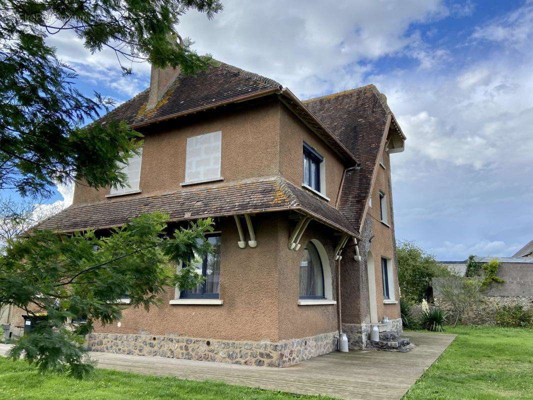 Maison à SAINT-JEAN-DE-DAYE