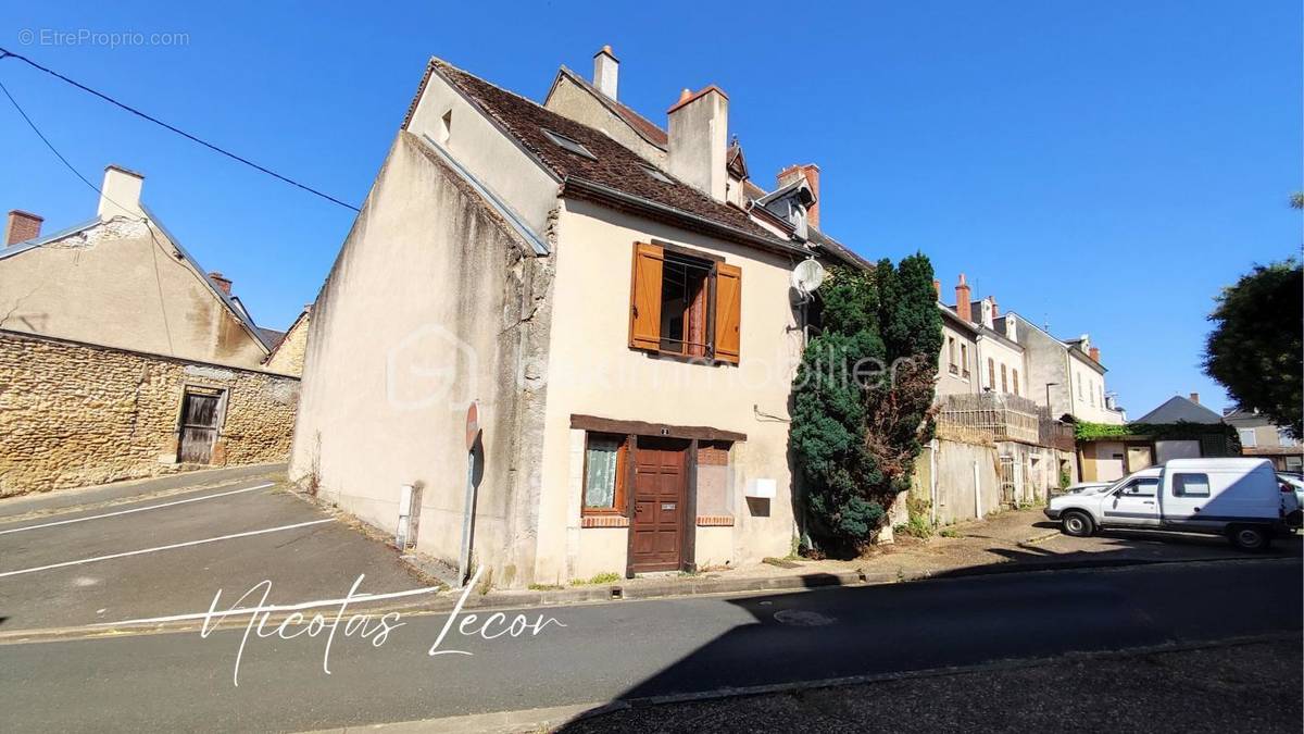 Maison à REUILLY