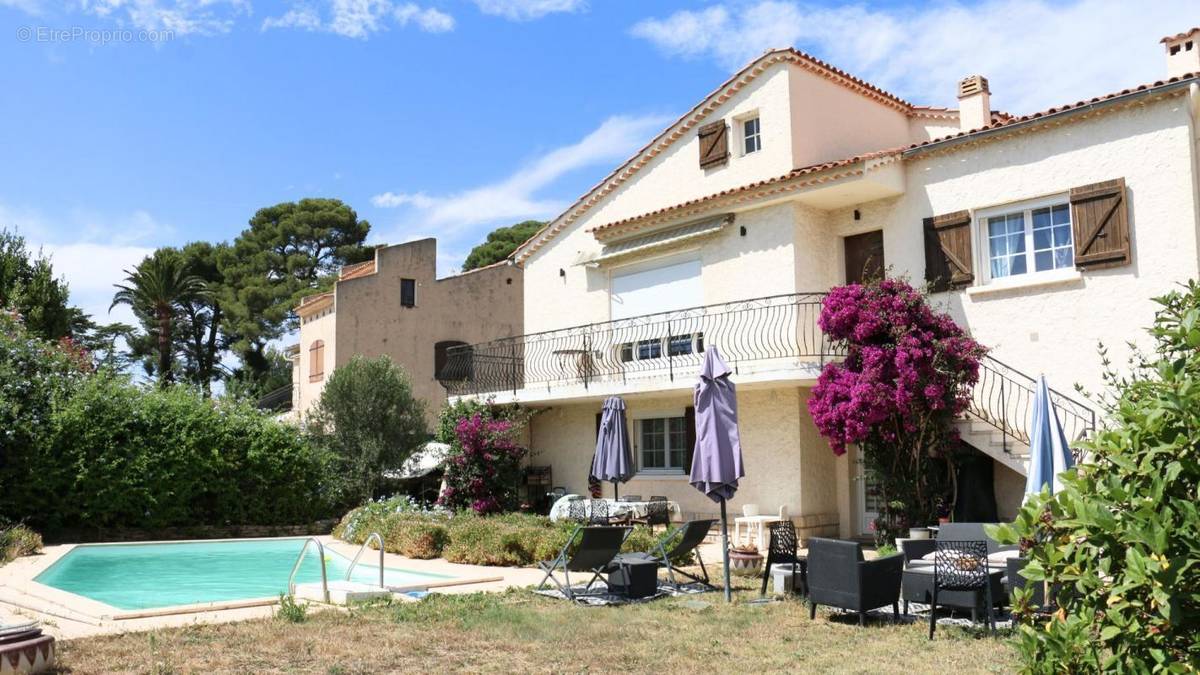 Maison à SIX-FOURS-LES-PLAGES