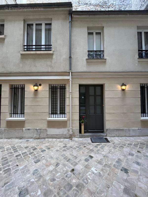 Appartement à PARIS-15E