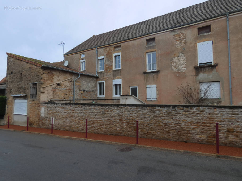 Appartement à SENNECEY-LE-GRAND