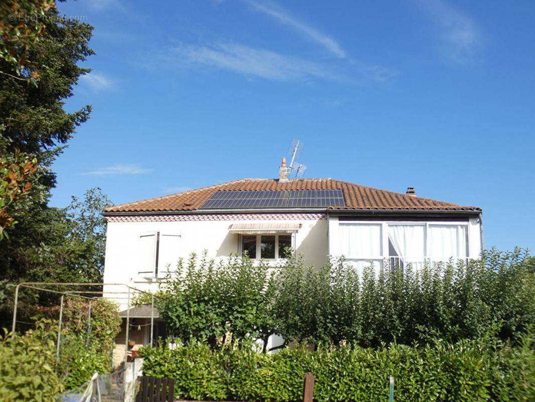 Maison à TERRASSON-LAVILLEDIEU