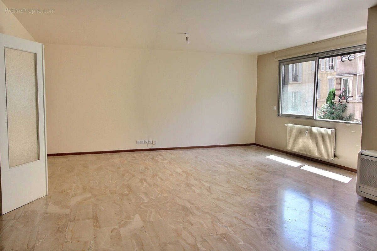 Appartement à MARSEILLE-8E