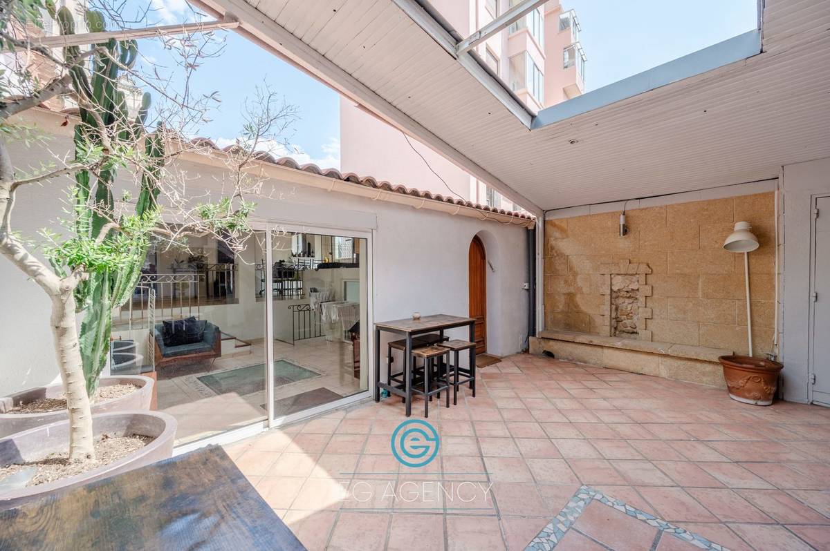 Appartement à MARSEILLE-4E