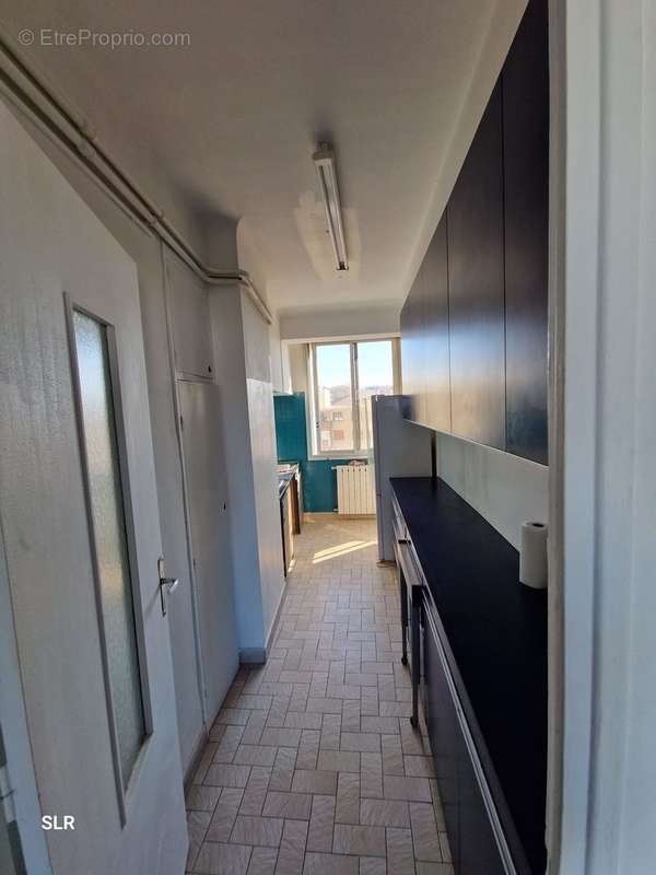 Appartement à MARSEILLE-5E