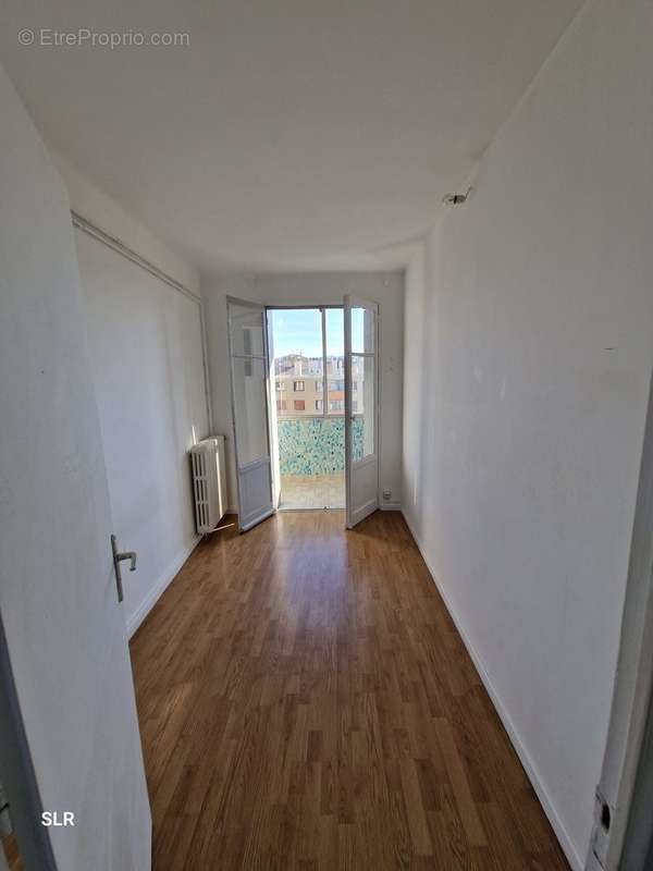 Appartement à MARSEILLE-5E