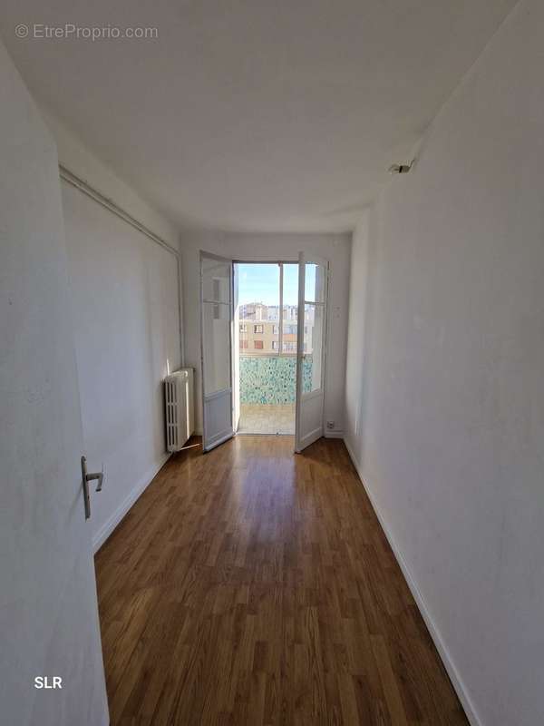 Appartement à MARSEILLE-5E