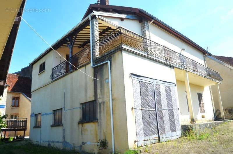 Maison à LONS-LE-SAUNIER