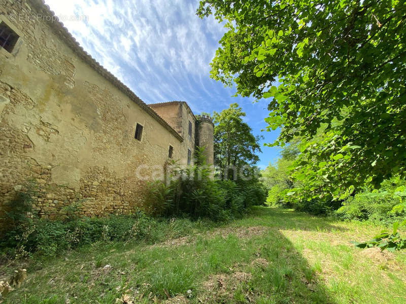 Commerce à LA ROQUE-SUR-CEZE