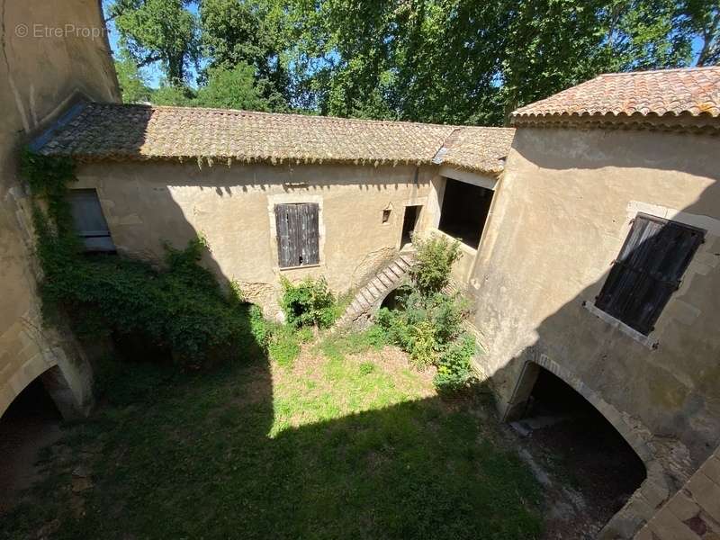 Commerce à LA ROQUE-SUR-CEZE