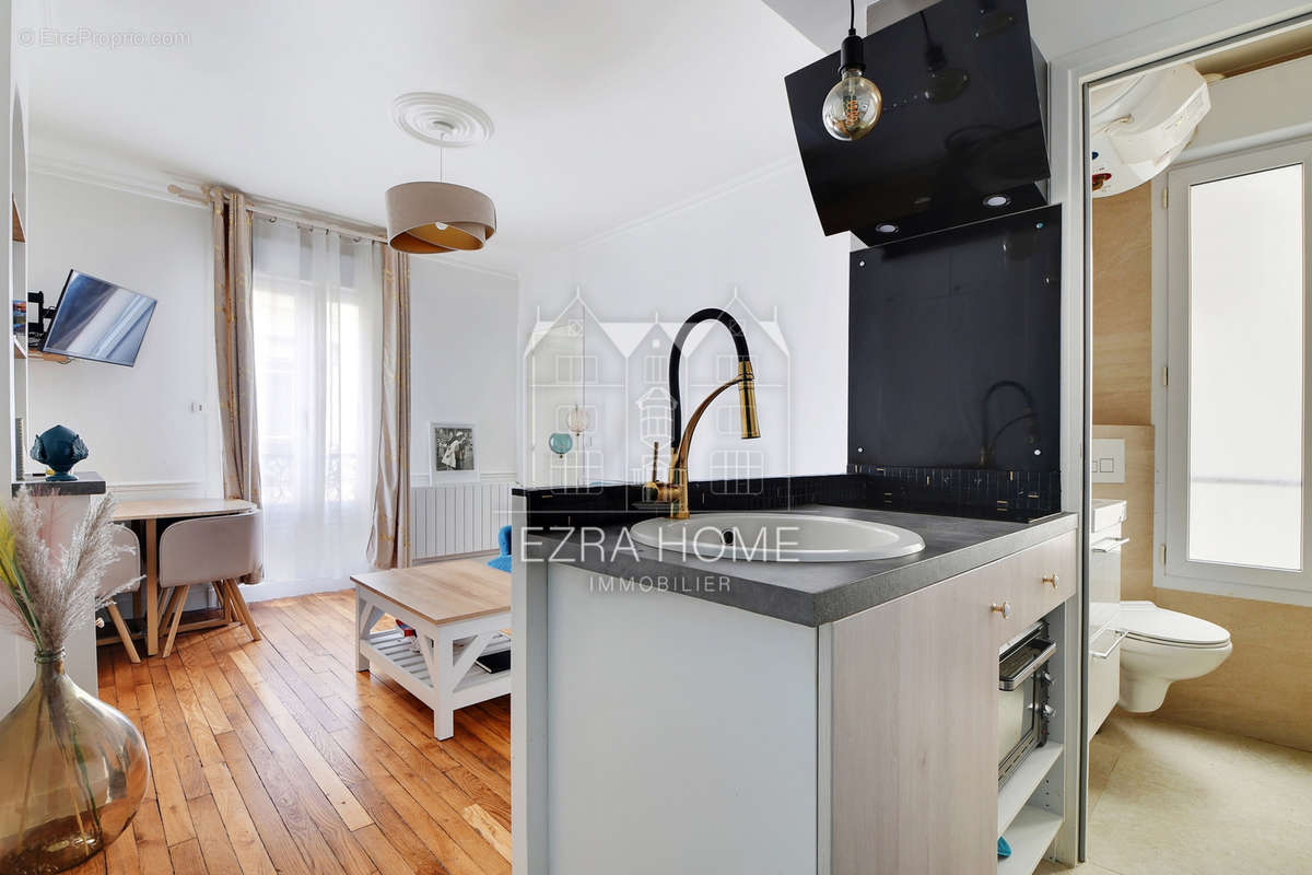 Appartement à PARIS-17E