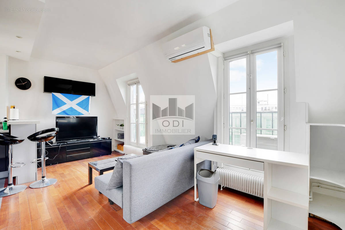 Appartement à PARIS-16E