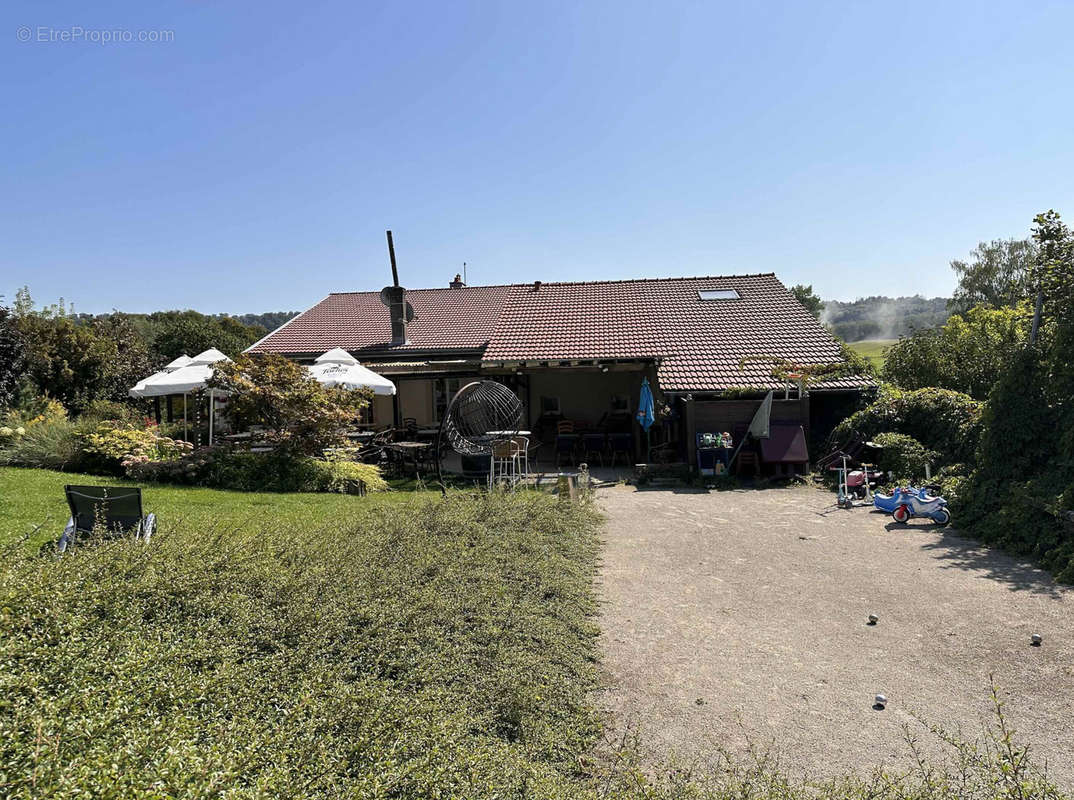 Appartement à THEY-SOUS-MONTFORT