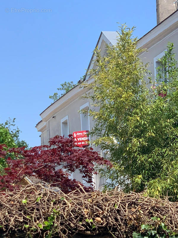 Appartement à MANDRES-LES-ROSES