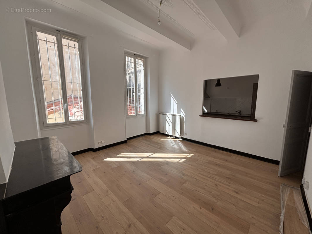 Appartement à MARSEILLE-1E