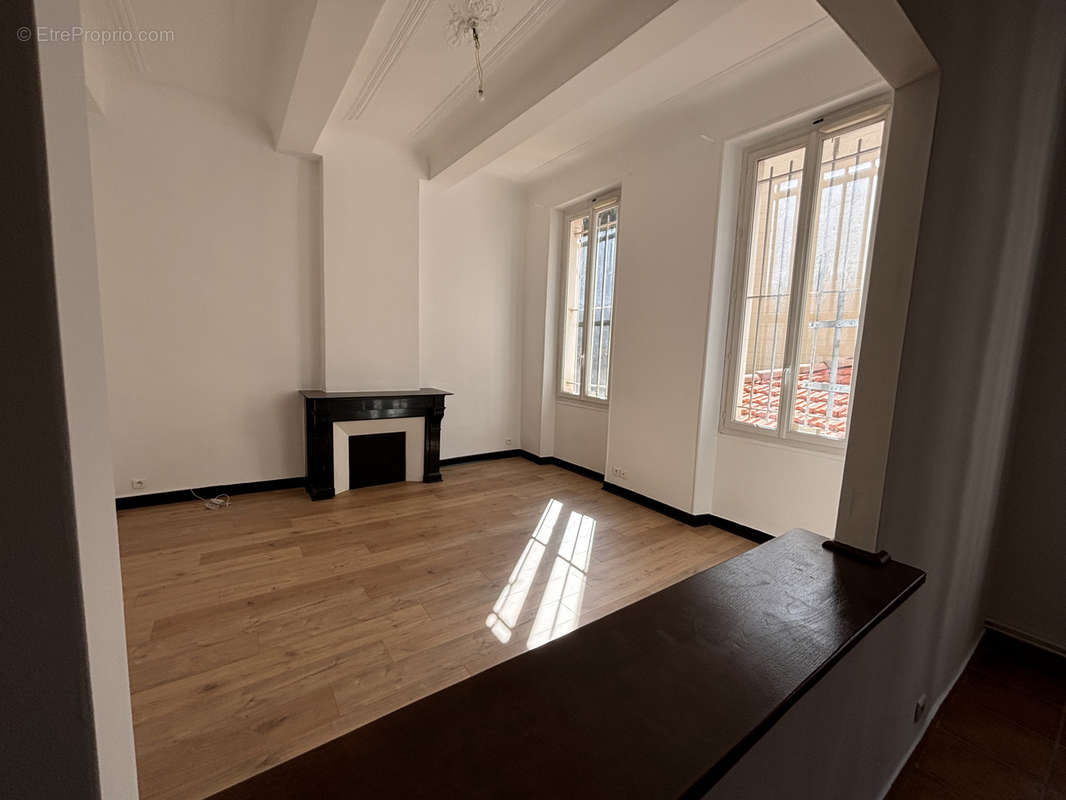 Appartement à MARSEILLE-1E