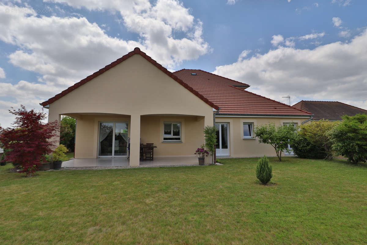 Maison à CRENEY-PRES-TROYES