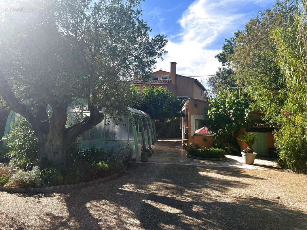 Appartement à HYERES