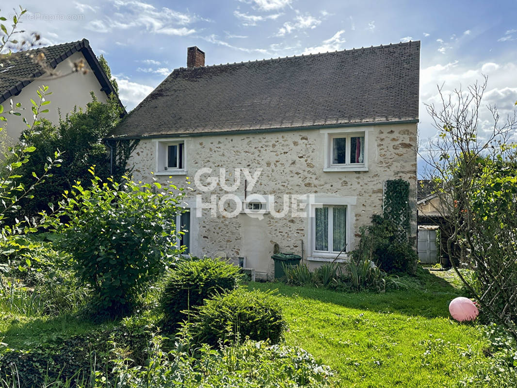 Maison à FONTENAY-TRESIGNY