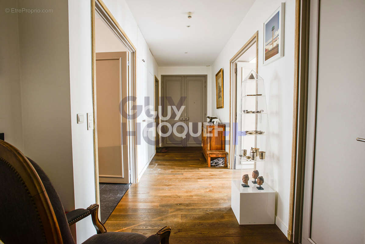 Appartement à PARIS-8E